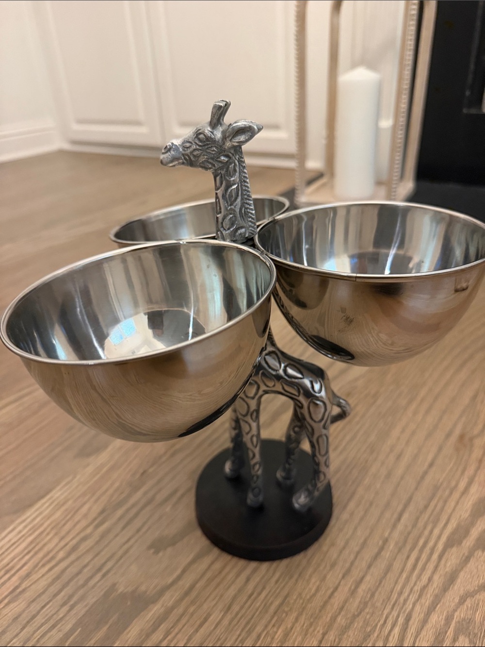 Cute and sturdy- Giraffe Multi-Bowl Stainless Steel Serving Stand - Silver